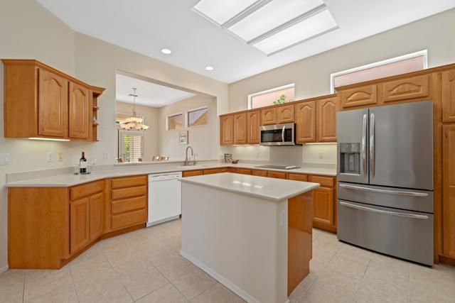 78270 Quail Run, Palm Desert CA: https://media.crmls.org/mediaz/65cd32f1-9bcc-4dd3-9977-ba191d951533.jpg