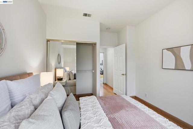 Image 24 of 55 For 15518 Harbor Way