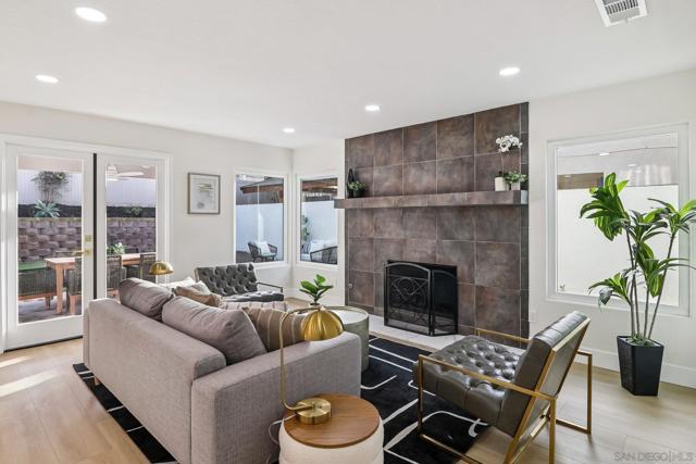 664 Crescent Dr, Chula Vista CA: https://media.crmls.org/mediaz/65cdc87e-5ec9-4ee6-8c62-a44f0feb8766.jpg