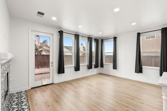 Detail Gallery Image 15 of 35 For 1048 Sunset Crossing Point, San Diego,  CA 92154 - 5 Beds | 3 Baths