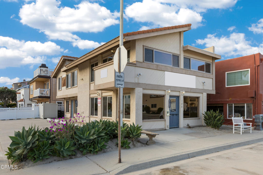 105 Los Altos Street, Oxnard, CA 93035