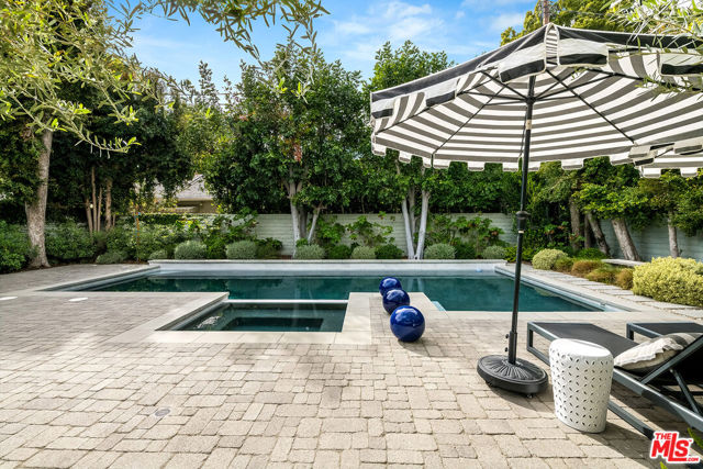 13109 Valley Vista Boulevard, Studio City CA: https://media.crmls.org/mediaz/65d02a7d-acfc-4aea-868f-83c80046b6d0.jpg