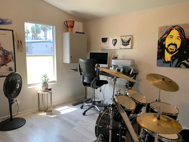 31 Paseo Laredo North, Cathedral City CA: https://media.crmls.org/mediaz/65d04e1c-ae6b-41e2-bc7f-680609135254.jpg