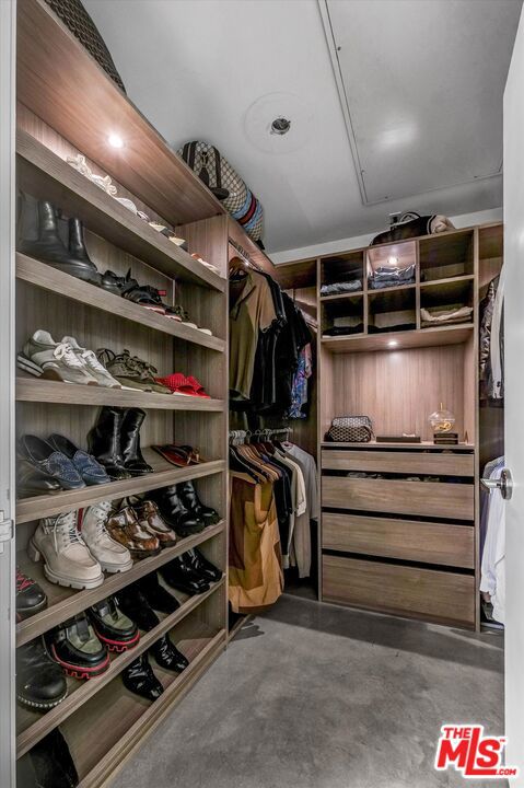 901 Hancock Avenue, West Hollywood CA: https://media.crmls.org/mediaz/65d1bfa9-597d-4b8c-afd9-9b7bb28bf316.jpg