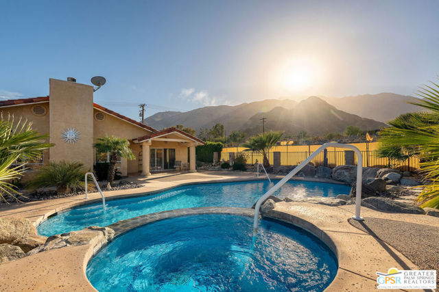 600 W Via Escuela, Palm Springs, CA 92262