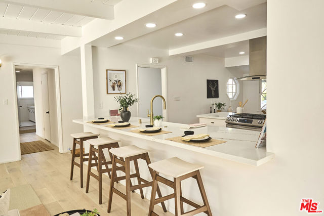 8531 Norwich Avenue, North Hills CA: https://media.crmls.org/mediaz/65d1eb8c-8d27-4baa-a855-43d35fa6b3ea.jpg