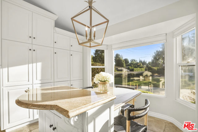 6002 Jumilla Avenue, Woodland Hills CA: https://media.crmls.org/mediaz/65d1f4f2-35cb-4b38-b2e5-265d397e8f84.jpg