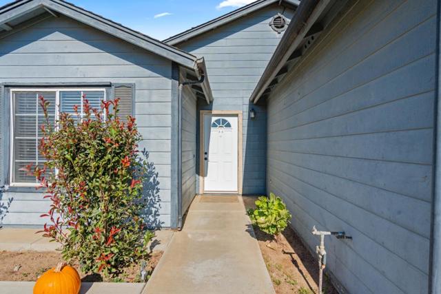 827 Terraza Street, Soledad CA: https://media.crmls.org/mediaz/65d2190d-8f4c-4b40-bc17-99c0bc9f7b75.jpg