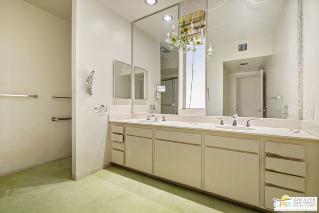493 Desert Lakes Drive, Palm Springs CA: https://media.crmls.org/mediaz/65d224b5-e4ff-4dee-931c-d0c11ba23dd8.jpg