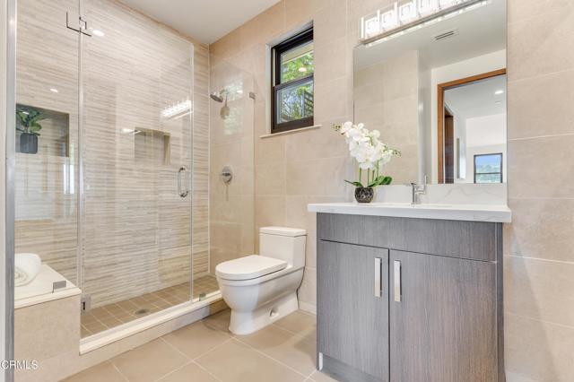 Detail Gallery Image 48 of 69 For 12480 Viewcrest Rd, Los Angeles,  CA 91604 - 5 Beds | 7 Baths