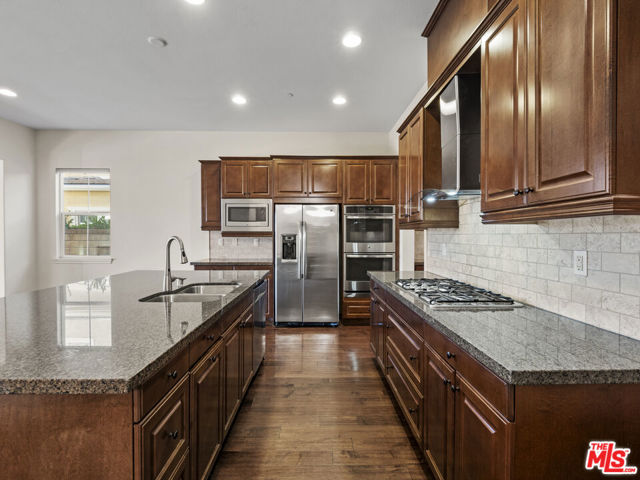 26420 Township Street, Santa Clarita CA: https://media.crmls.org/mediaz/65d3327c-7eb3-4879-8769-eee376174c3e.jpg