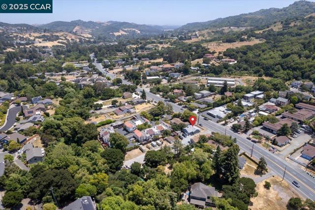 4825 San Pablo Dam Rd, El Sobrante CA: https://media.crmls.org/mediaz/65d36bfc-eafa-4f89-ab47-182663ee5c98.jpg
