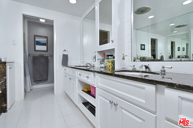 11687 Bellagio Road, Los Angeles CA: https://media.crmls.org/mediaz/65d3e782-2fdd-4c40-bb22-e0266402accd.jpg