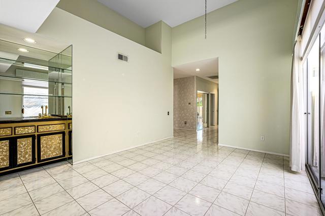 153 Lake Shore Drive, Rancho Mirage CA: https://media.crmls.org/mediaz/65d55455-b463-4d67-a66e-a068c1c60474.jpg
