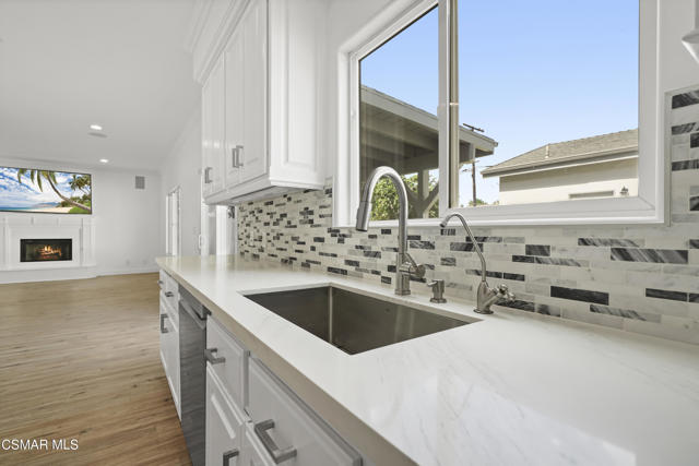 16005 Parthenia Street, North Hills CA: https://media.crmls.org/mediaz/65d5e16d-eece-4e4f-bb6e-6e864a8ffadc.jpg