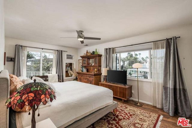 Image 48 of 74 For 440 Corona Del Mar