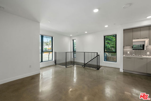 1250 N Fairfax Avenue, West Hollywood CA: https://media.crmls.org/mediaz/65d64852-943f-438f-a665-7ac6a399e3ae.jpg