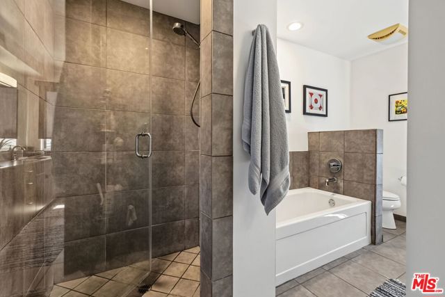 2 Bed Home for Sale in Los Angeles, California