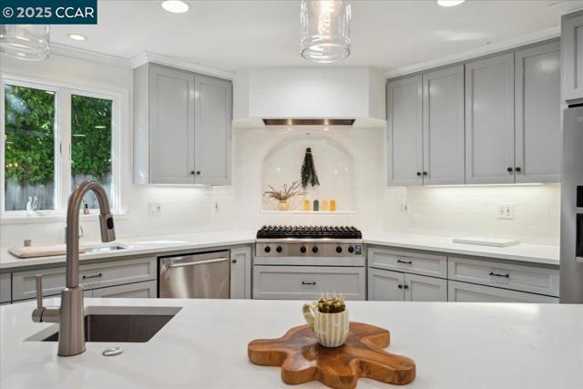 42 Freitas Dr, Moraga CA: https://media.crmls.org/mediaz/65d77d34-35a7-42d5-ac14-39e249bf16f0.jpg