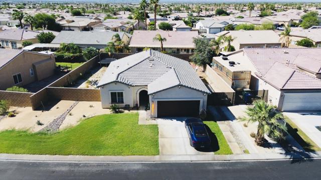 40567 Broadmoor Drive, Indio CA: https://media.crmls.org/mediaz/65d82474-6e03-411d-9628-38d4c7e1928a.jpg