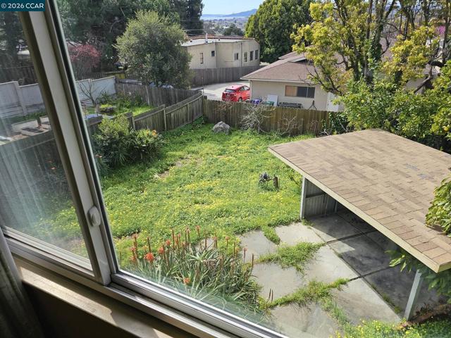 Image 7 of 38 For 627 Kern St  