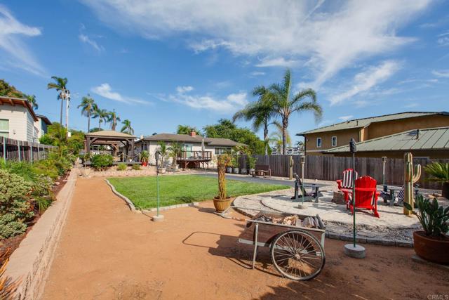 Detail Gallery Image 8 of 56 For 2392 Fire Mountain Dr, Oceanside,  CA 92054 - 2 Beds | 2 Baths