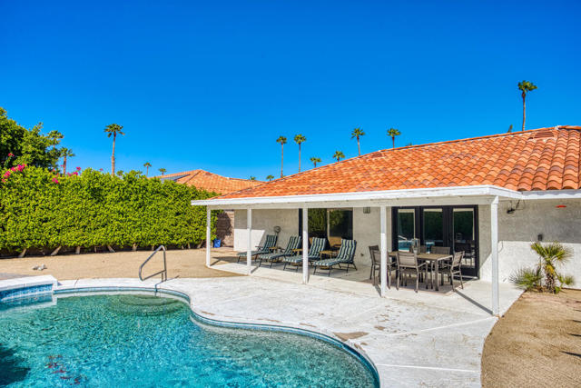 1489 E Francis Drive, Palm Springs CA: https://media.crmls.org/mediaz/65d8a044-ea89-4428-9f17-aa45f99b86cb.jpg