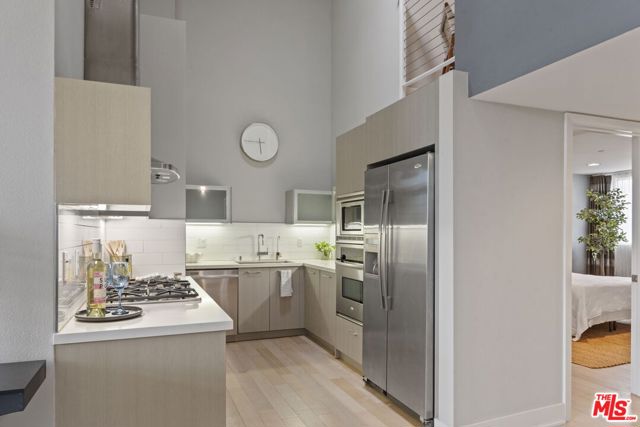 600 S Ridgeley Drive, Los Angeles CA: https://media.crmls.org/mediaz/65d906f3-5bf3-411f-83e7-9098f462b65f.jpg