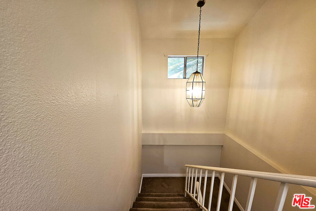 https://media.crmls.org/mediaz/65d9c479-37d6-4567-941c-6f204853fde8.jpg?preset=X-Large