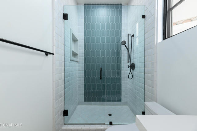 87 Pinecrest Road, Westlake Village CA: https://media.crmls.org/mediaz/65da42f6-cba3-4db5-b81c-b530bf2d4882.jpg