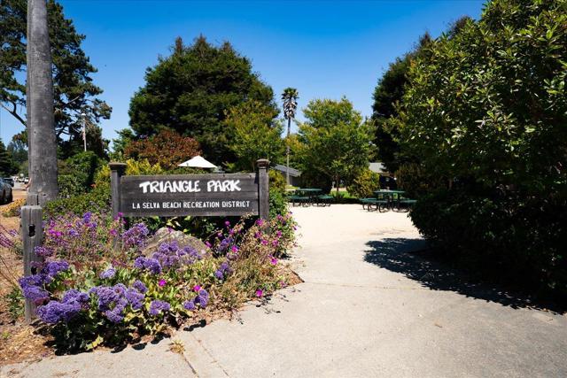 24 Robak Drive, La Selva Beach CA: https://media.crmls.org/mediaz/65da6374-654a-48e8-8a4f-e0e9b8dcd3b4.jpg