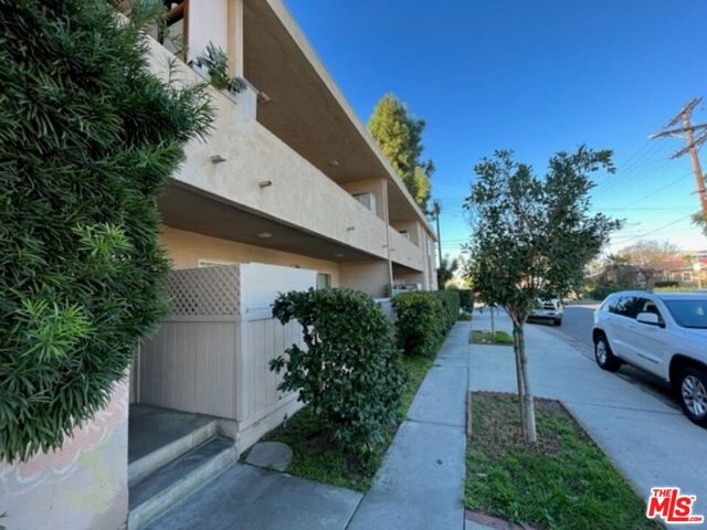 12020 Hamlin Street photo 8