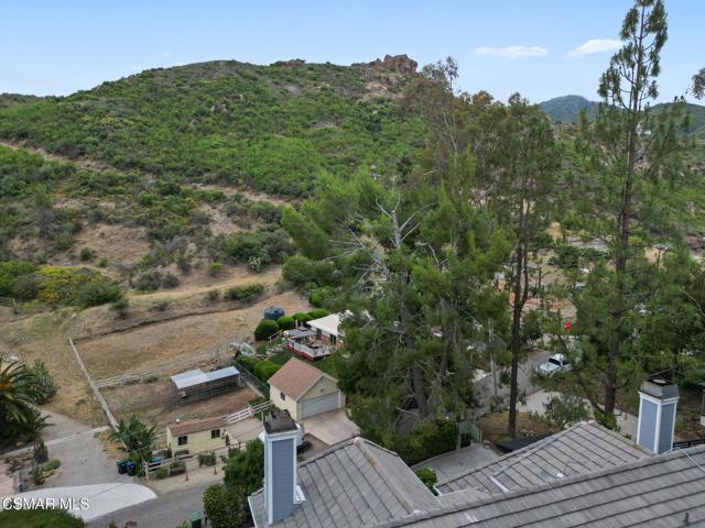 1561 Lookout Drive, Agoura Hills CA: https://media.crmls.org/mediaz/65dab8e8-ff1d-4689-9384-385fe0b13a0f.jpg