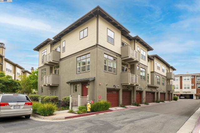 2835 Alvarado Ave, San Mateo CA: https://media.crmls.org/mediaz/65dafe79-3daf-41dd-b954-c064a5ad0b28.jpg