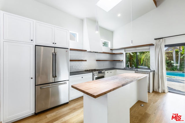 4229 Elmer Avenue, North Hollywood CA: https://media.crmls.org/mediaz/65db30d1-aa31-40fa-bd91-dacdaccc0277.jpg
