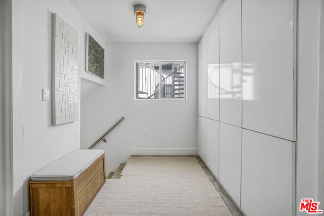 657 Mildred Avenue, Venice CA: https://media.crmls.org/mediaz/65dbc78c-4bf6-4add-97d2-1925360a06a0.jpg