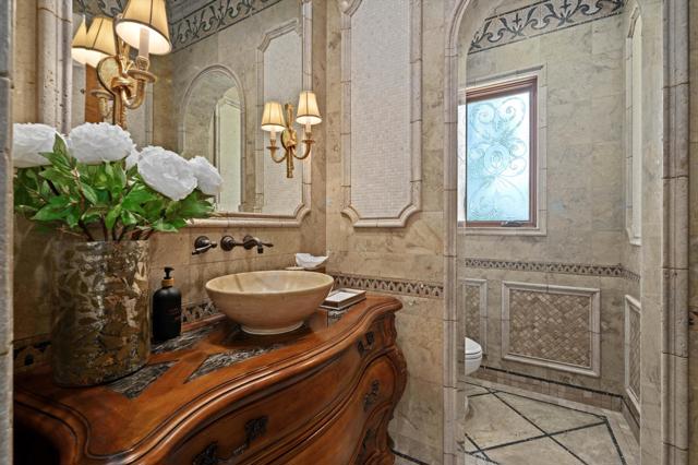 28 Grande View Court, Rancho Mirage CA: https://media.crmls.org/mediaz/65dc0076-d04b-4e3b-9705-786a615432f9.jpg