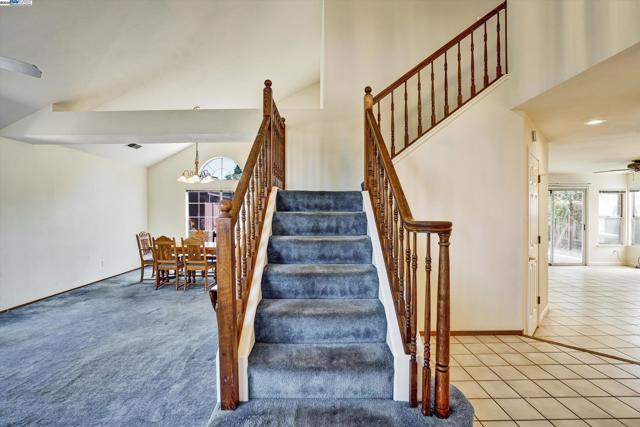 1400 Tennis Ln, Tracy CA: https://media.crmls.org/mediaz/65dc2b86-4aa7-4c3b-a24b-9c34c269541d.jpg