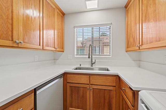 7837 Camino Tranquilo, San Diego CA: https://media.crmls.org/mediaz/65dc4aeb-95e7-44d7-892c-59cda64525f8.jpg