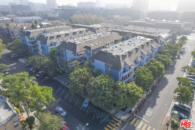 730 W 4th Street, Long Beach CA: https://media.crmls.org/mediaz/65dcaea1-91b4-40ad-930e-584dd0c7df7c.jpg