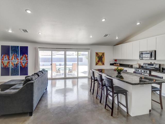 27420 Avenida Quintana, Cathedral City CA: https://media.crmls.org/mediaz/65dccac9-f88f-4beb-8efe-22d1df68add4.jpg