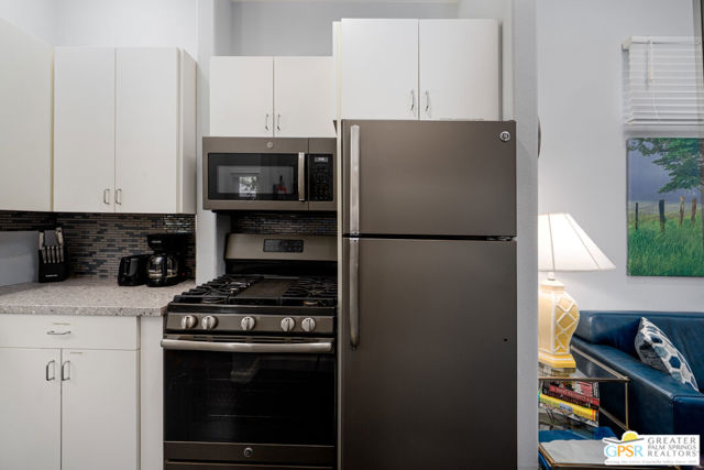 2160 N Hermosa Drive, Palm Springs CA: https://media.crmls.org/mediaz/65dd3474-961c-400f-b6c3-807c276c1a45.jpg