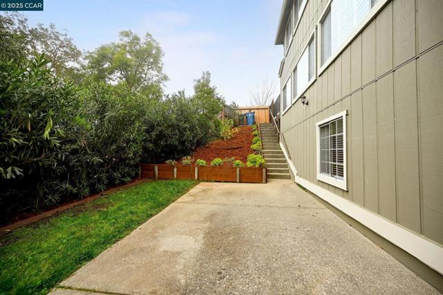 316 Mercury Way, Pleasant Hill CA: https://media.crmls.org/mediaz/65dd610b-82a6-4c74-aa1b-8847e2ad4dc9.jpg