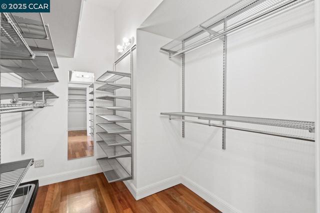 23 Lost Valley Dr, Orinda CA: https://media.crmls.org/mediaz/65de5995-1281-4b6e-9647-28edfde6370e.jpg