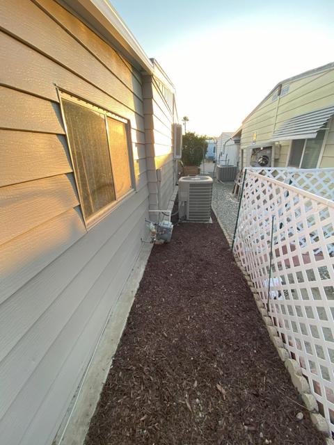 601 N Kirby Street, Hemet CA: https://media.crmls.org/mediaz/65de83d4-0ecd-4d5f-aaf2-d21d58ab79b0.jpg
