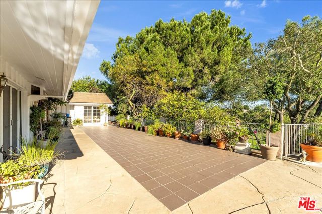 Drew Fenton | 16560 Park Lane Circle Los Angeles CA | MLS: 7286867