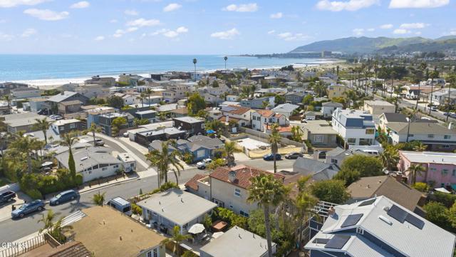 2149 Monmouth Drive, Ventura CA: https://media.crmls.org/mediaz/65def41d-3d5d-4601-bdd4-bb8095f2d234.jpg