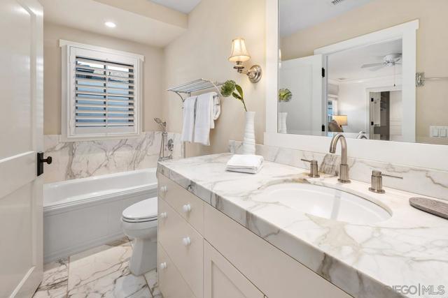1820 Coast Blvd, Del Mar CA: https://media.crmls.org/mediaz/65dfdb83-8575-4142-84a0-0674534fc2f0.jpg