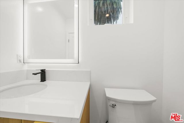 4922 S Centinela Avenue, Los Angeles CA: https://media.crmls.org/mediaz/65e0938f-87e8-4507-8602-ae97c7470829.jpg