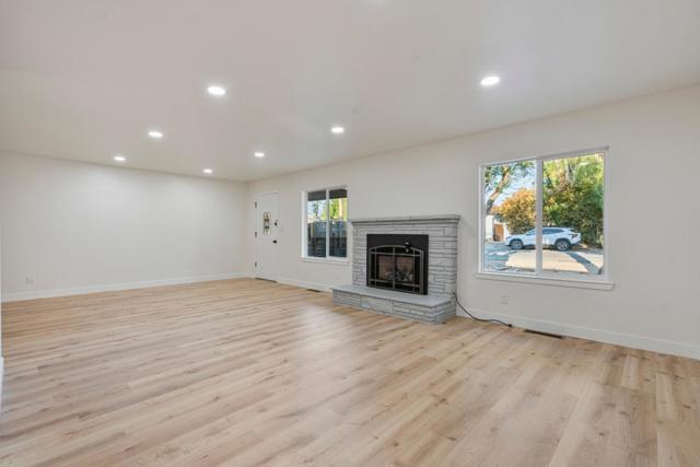 1150 Bonnie View Road, Hollister CA: https://media.crmls.org/mediaz/65e0f211-a179-4a4c-92a3-e5988ad6d3f6.jpg